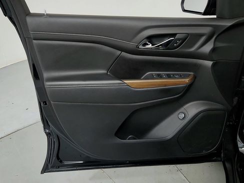 Certified 2021 GMC Acadia SLE w/ Driver Convenience Package FWD image 16