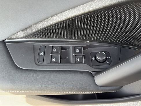 New 2026 Volkswagen Tiguan SE R-Line FWD image 16