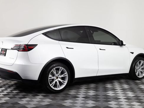 Used 2023 Tesla Model Y Long Range AWD/4WD image 8
