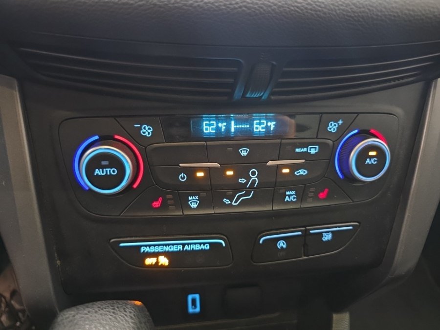 Used 2018 Ford Escape SE w/ SE Sync 3 Package AWD/4WD image 18
