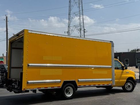 Used 2022 Ford E-350 and Econoline 350 Super Duty RWD image 9