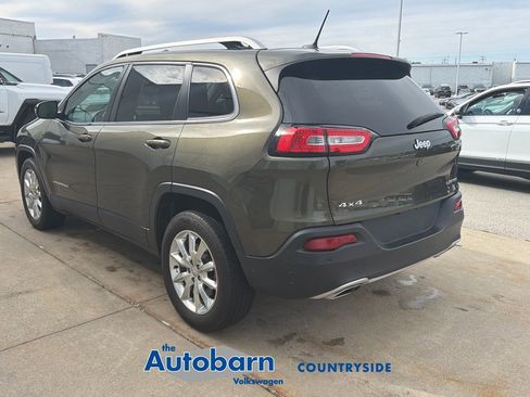 Used 2015 Jeep Cherokee Limited w/ Luxury Group AWD/4WD image 4