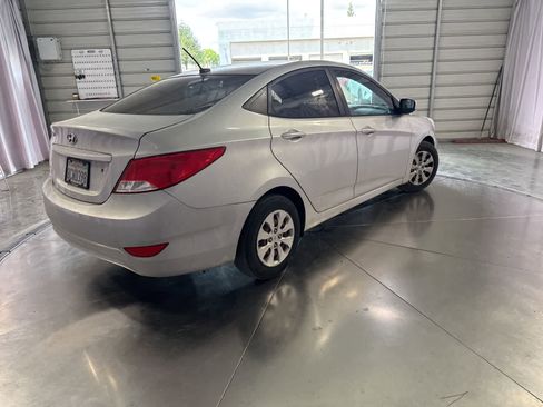 Used 2016 Hyundai Accent SE FWD image 5