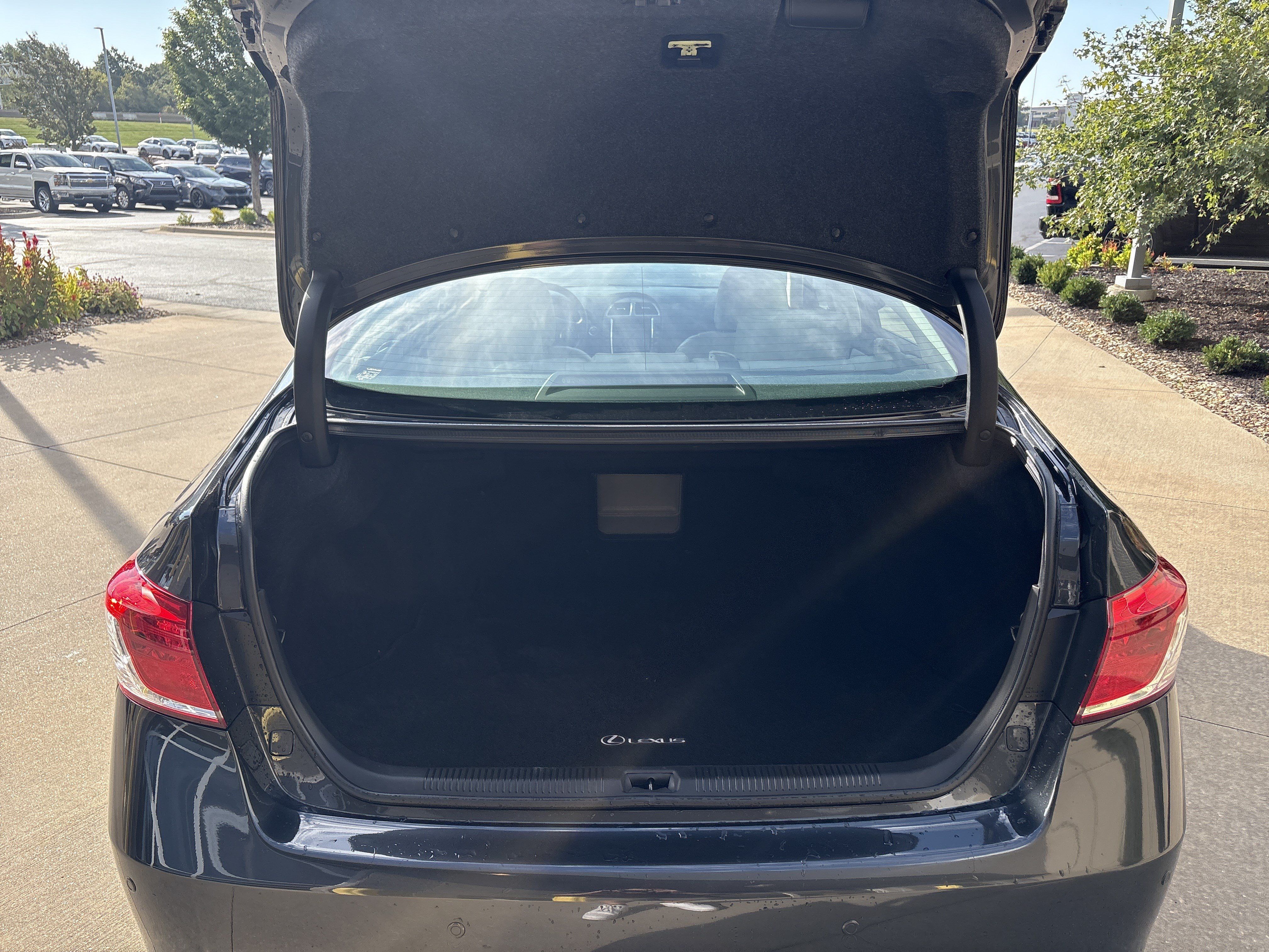 Used 2011 Lexus ES 350 w/ Preferred Accessory Package FWD image 32