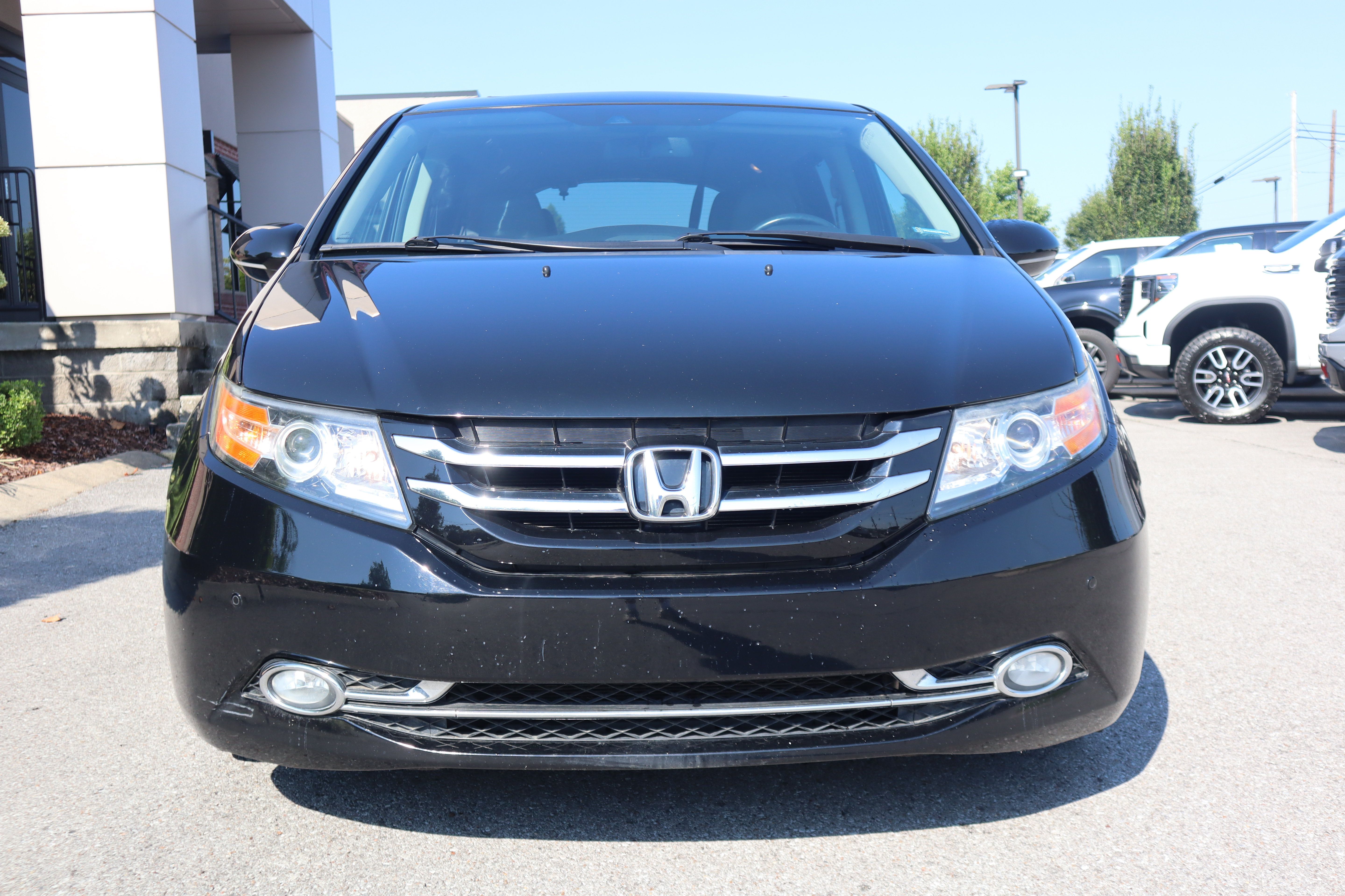 Used 2017 Honda Odyssey Touring Elite image 4