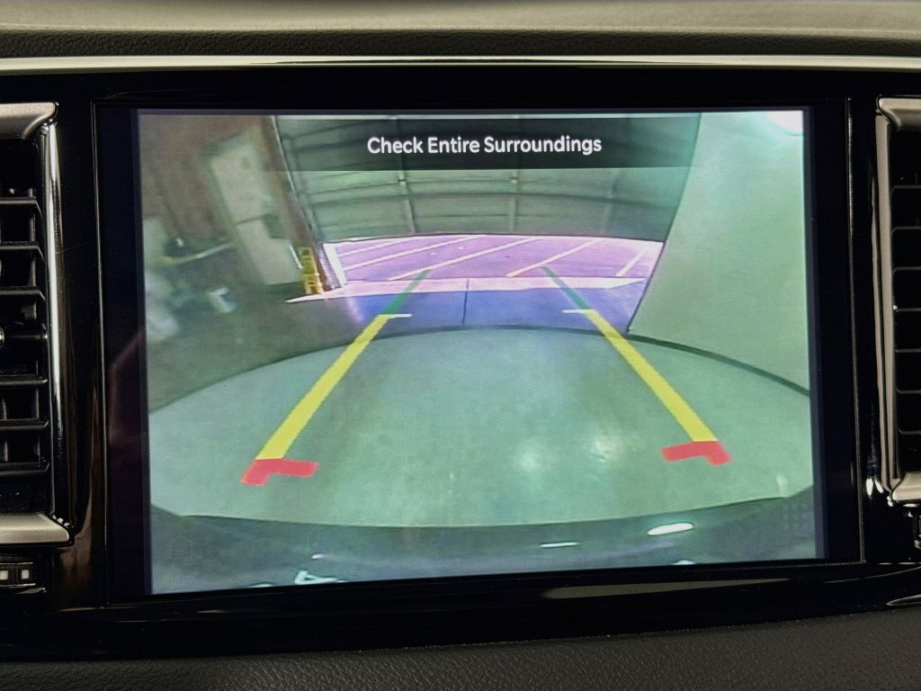 Used 2024 Chrysler Pacifica Touring-L FWD image 31