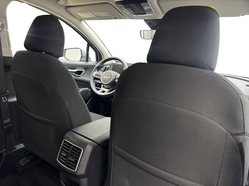 Used 2025 Kia Sportage LX FWD image 41