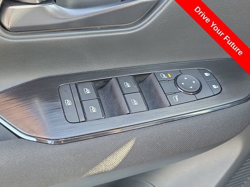 Used 2025 Nissan Kicks S AWD/4WD image 18