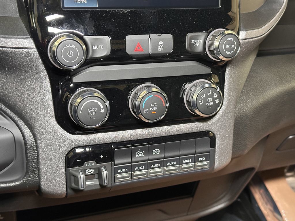 New 2026 RAM 3500 Tradesman w/ Chrome Appearance Group A AWD/4WD image 24