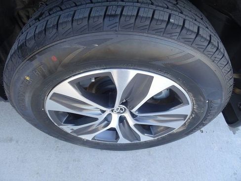 Used 2023 Toyota Highlander XLE FWD image 10