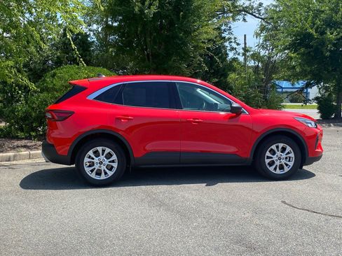 Certified 2024 Ford Escape Active w/ Cold Weather Package FWD image 3