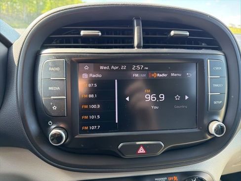 Used 2022 Kia Soul LX w/ Technology Package FWD image 17