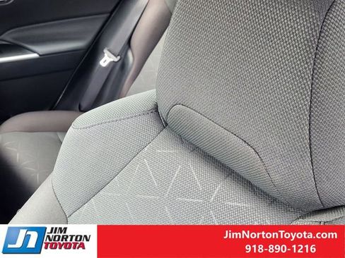 Used 2025 Toyota RAV4 XLE image 16