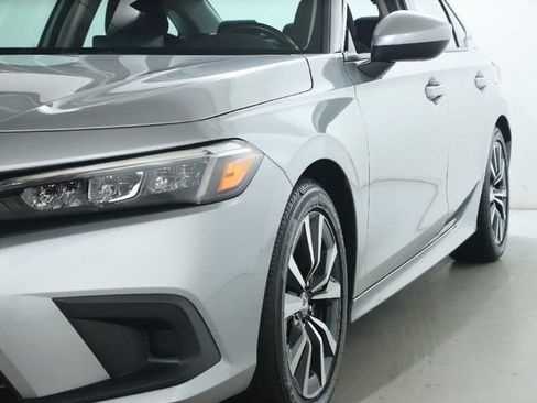 Used 2023 Honda Civic EX image 4