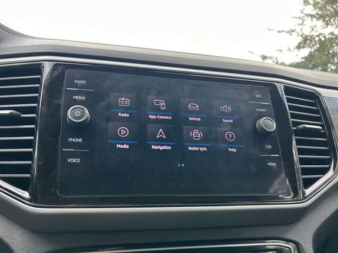 Used 2022 Volkswagen Atlas SE w/ Black Wheel Package image 27