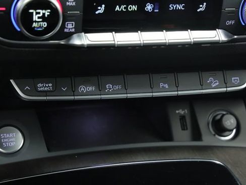 Used 2023 Audi Q5 2.0T Premium w/ Convenience Package image 21