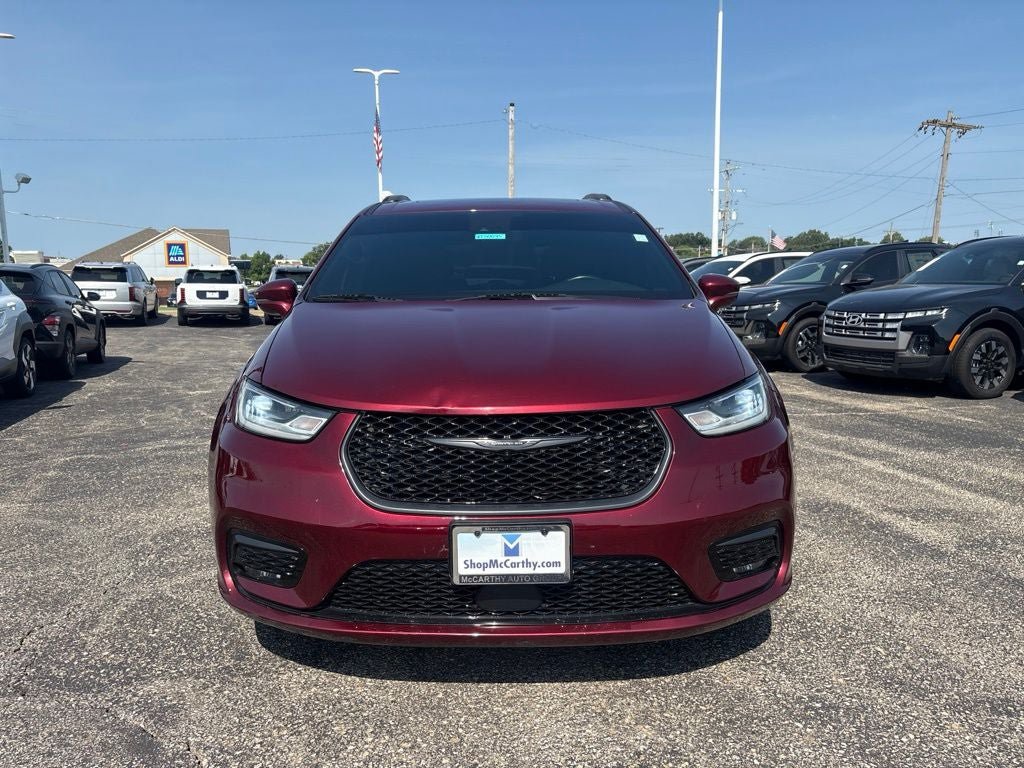 Used 2021 Chrysler Pacifica Touring w/ S Appearance Package FWD image 3