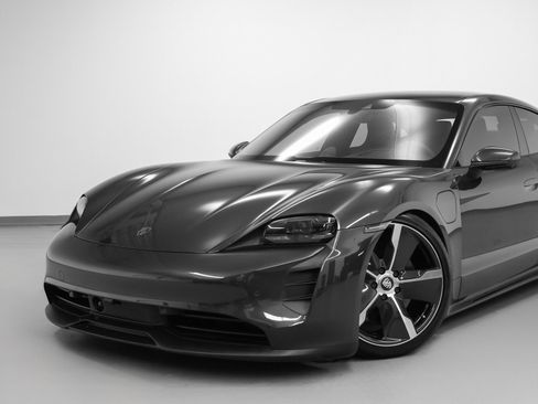 Used 2023 Porsche Taycan GTS image 7