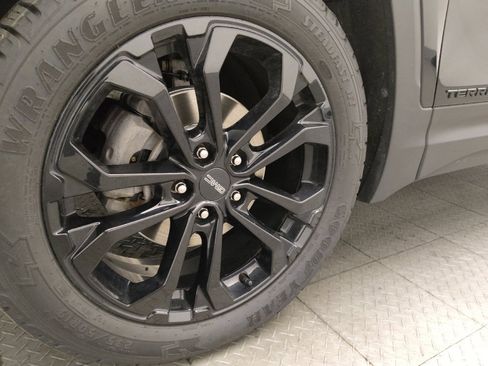 Used 2020 GMC Terrain SLE w/ Driver Convenience Package AWD/4WD image 31