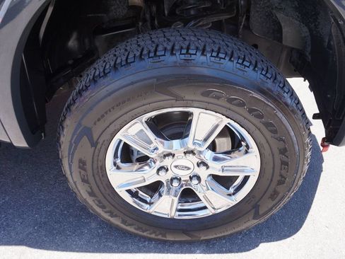 Used 2017 Ford F150 Lariat w/ Equipment Group 502A Luxury AWD/4WD image 16