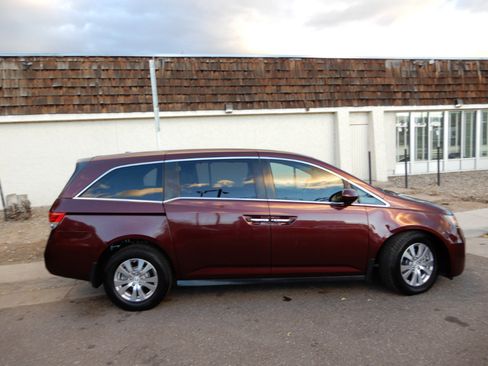 Used 2017 Honda Odyssey EX-L image 3