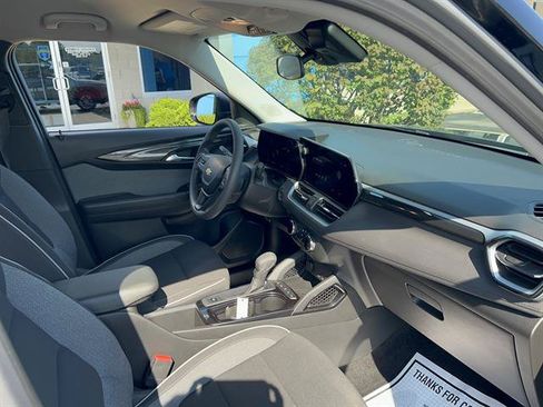 Used 2024 Chevrolet TrailBlazer LS w/ LS Convenience Package AWD/4WD image 9