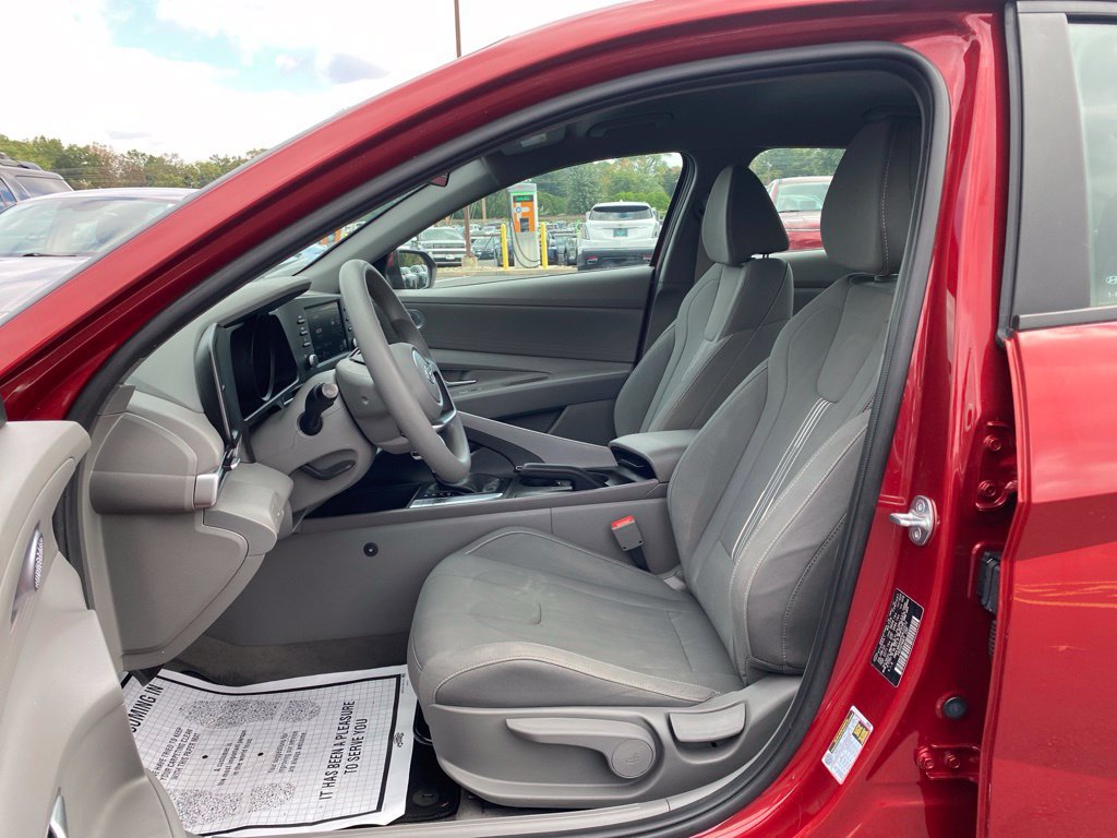 Certified 2023 Hyundai Elantra SEL w/ Cargo Package FWD image 13
