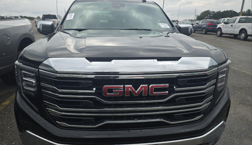 Used 2025 GMC Sierra 1500 SLT AWD/4WD image 3