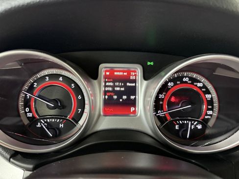 Used 2017 Dodge Journey SE w/ Flexible Seating Group FWD image 3
