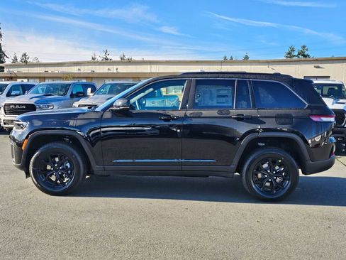 New 2026 Jeep Grand Cherokee Altitude image 5