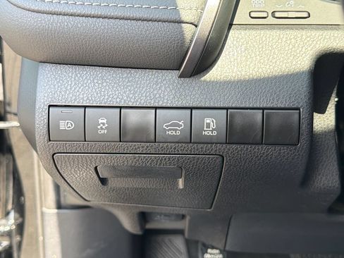 Used 2024 Toyota Camry SE FWD image 18