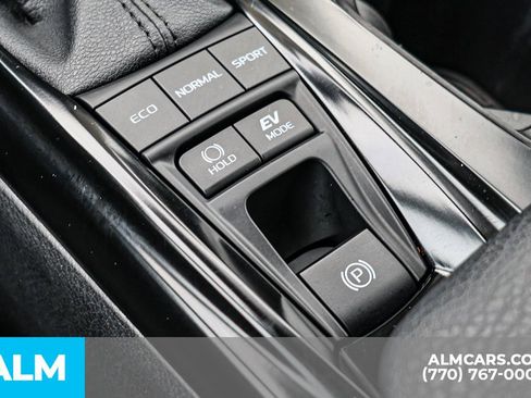 Used 2025 Toyota Camry LE image 44