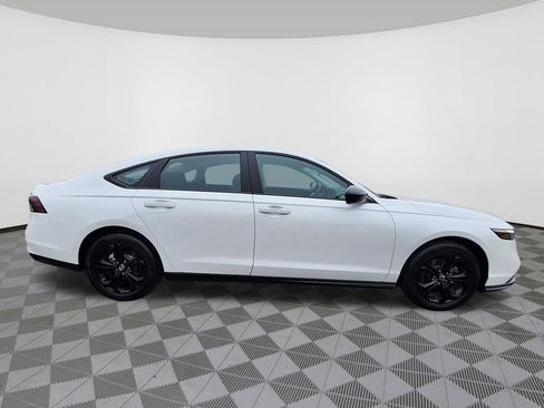 Certified 2025 Honda Accord SE image 6