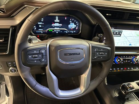 Used 2023 GMC Sierra 1500 Denali w/ Technology Package AWD/4WD image 22