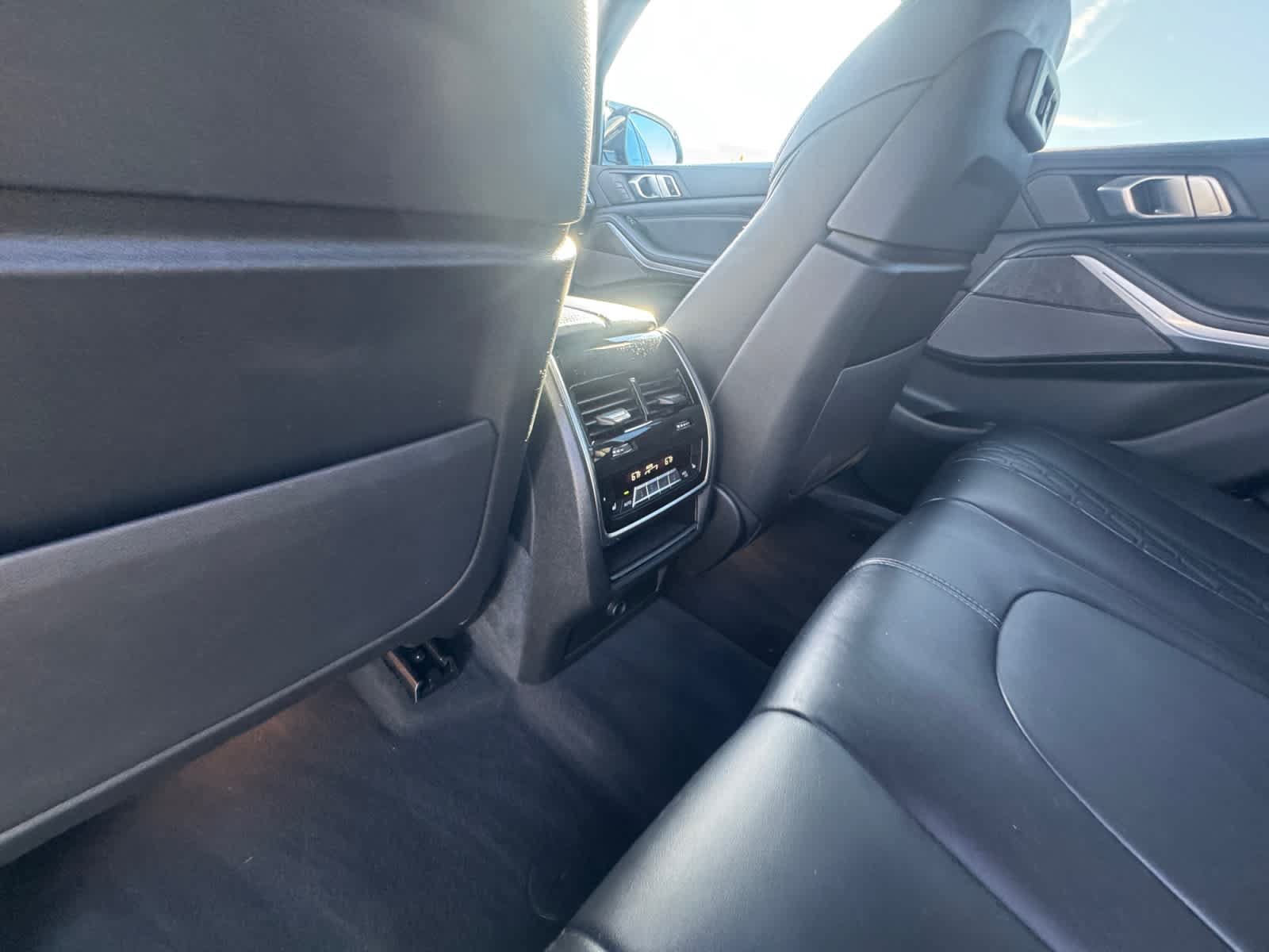 Used 2021 BMW X5 M50i AWD/4WD image 16