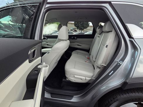 Certified 2026 Kia Sorento EX AWD/4WD image 29