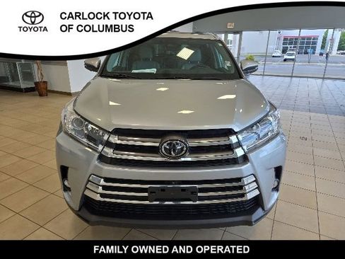 Used 2019 Toyota Highlander Limited Platinum w/ Carpet Mat Package (TMS) AWD/4WD image 4