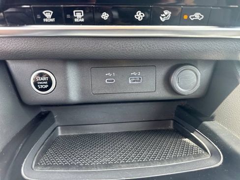 Used 2022 Nissan Rogue SV AWD/4WD image 22