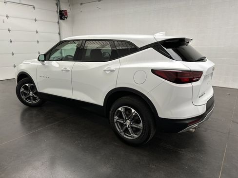 Used 2025 Chevrolet Blazer LT AWD/4WD image 5