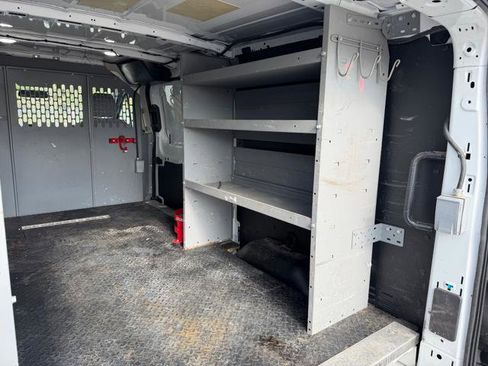 Used 2019 Ford Transit 150 130 Low Roof RWD image 27
