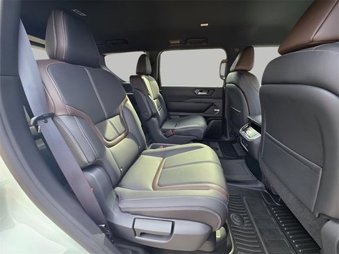 New 2026 Nissan Armada SL image 12