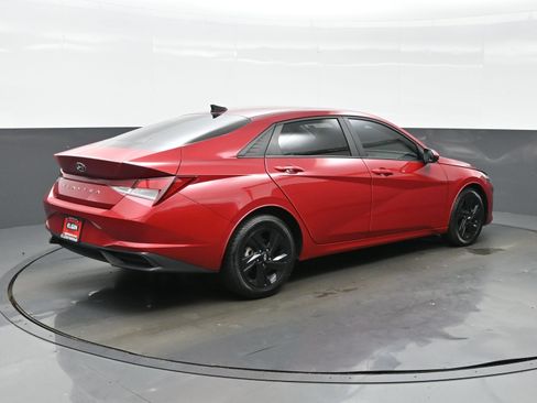 Used 2023 Hyundai Elantra SEL FWD image 6