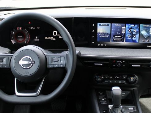 New 2026 Nissan Kicks SV w/ SV Premium Package image 4