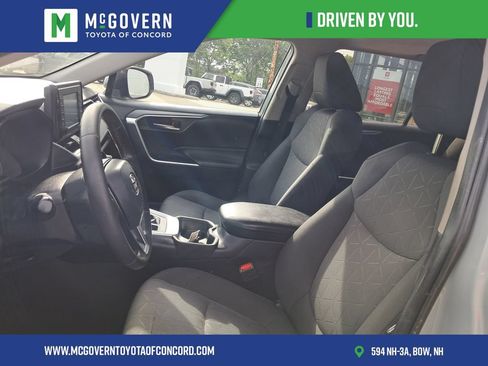 Used 2020 Toyota RAV4 XLE w/ Convenience Package AWD/4WD image 13