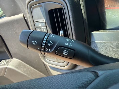 Used 2020 Chevrolet Silverado 1500 Custom w/ Custom Value Package RWD image 19