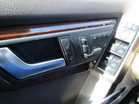 Used 2014 Mercedes-Benz GLK 250 BlueTEC 4MATIC image 31