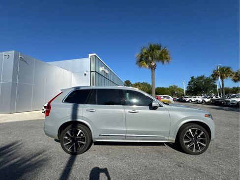 Certified 2024 Volvo XC90 B6 Ultimate w/ Lounge Package image 18
