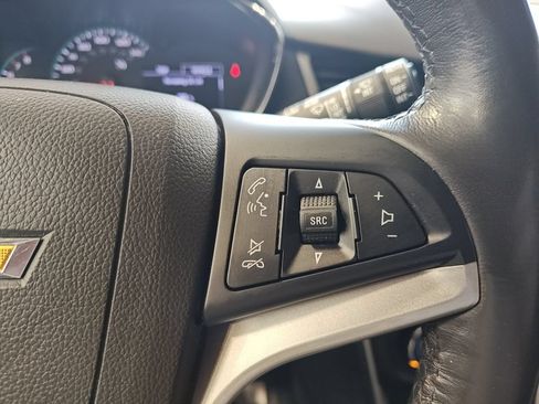 Used 2020 Chevrolet Trax LT w/ LT Convenience Package AWD/4WD image 24