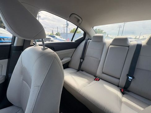 Used 2025 Nissan Altima 2.5 SV FWD image 40