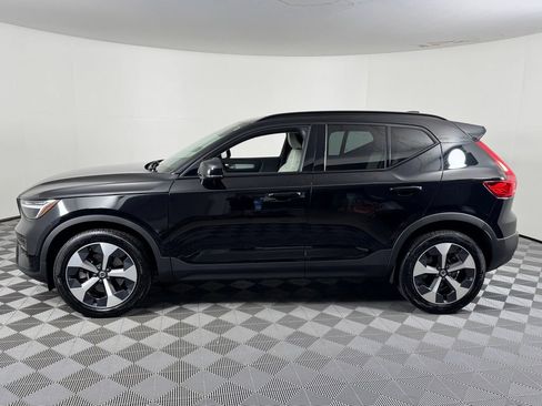 Certified 2025 Volvo XC40 B5 Plus AWD/4WD image 12